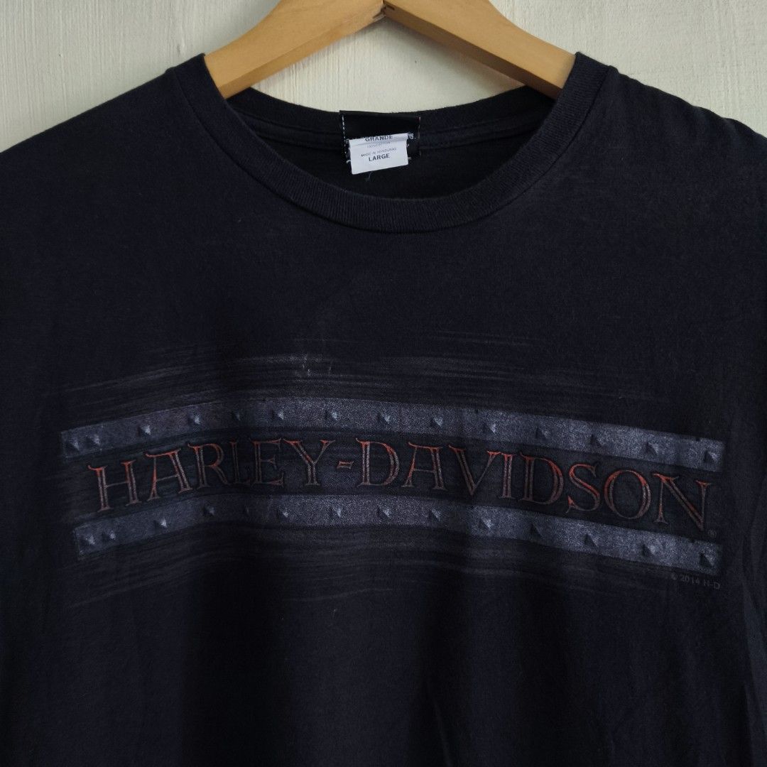 Harley Davidson 100 Years Dudley Perkins Co. (2014) (Category: Tshirts & Polo Shirts ) located in Caloocan City. Submitted by thriftdeluxe3305 (Listing ID 1463386121, Image 2). Description: Harley Davidson 100 Years Dudley Perkins Co. (2014) Width: 21.5 Length: 28 Size Large on tag --- Color Rate: 9/10 Condition: 9/10 --- 1,500php PLUS SHIPPING FEE.