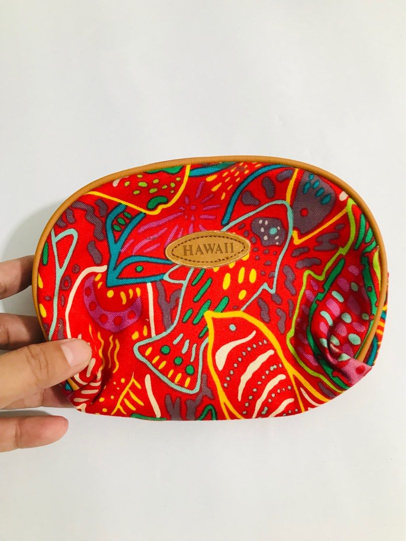HAWAII POUCH (Category: Purses & Pouches) located in Gamu. Submitted by 2022bagsbunny (Listing ID 1463380283, Image 1). Description: .