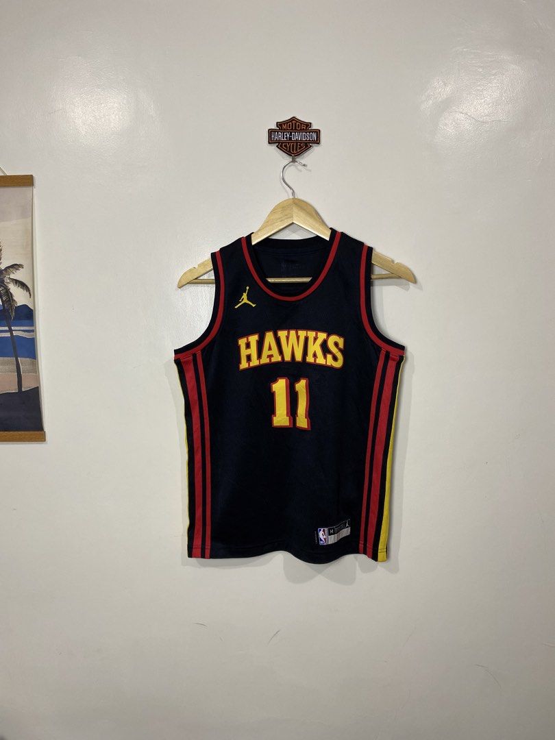 Hawks jersey (Category: Activewear) located in Cebu City. Submitted by thrift_grail (Listing ID 1463415689, Image 1). Description: Excellent condition No issues Size M on tag Dimes 19w 23.5L Color rate 10/10 Cebu city 📍.