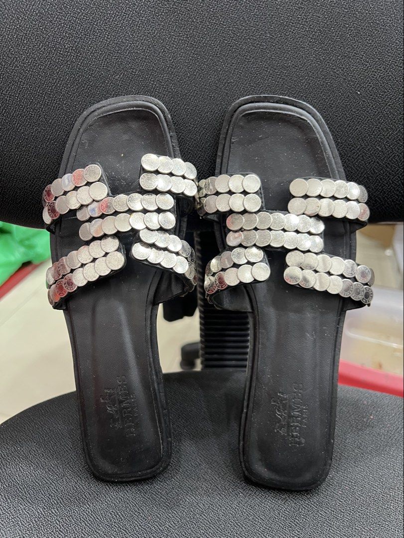 Hermes Oran flats (Category: Sneakers & Footwear) located in Manila. Submitted by zoeykim16 (Listing ID 1463496068, Image 1). Description: Hermes Oran flats Size 37.