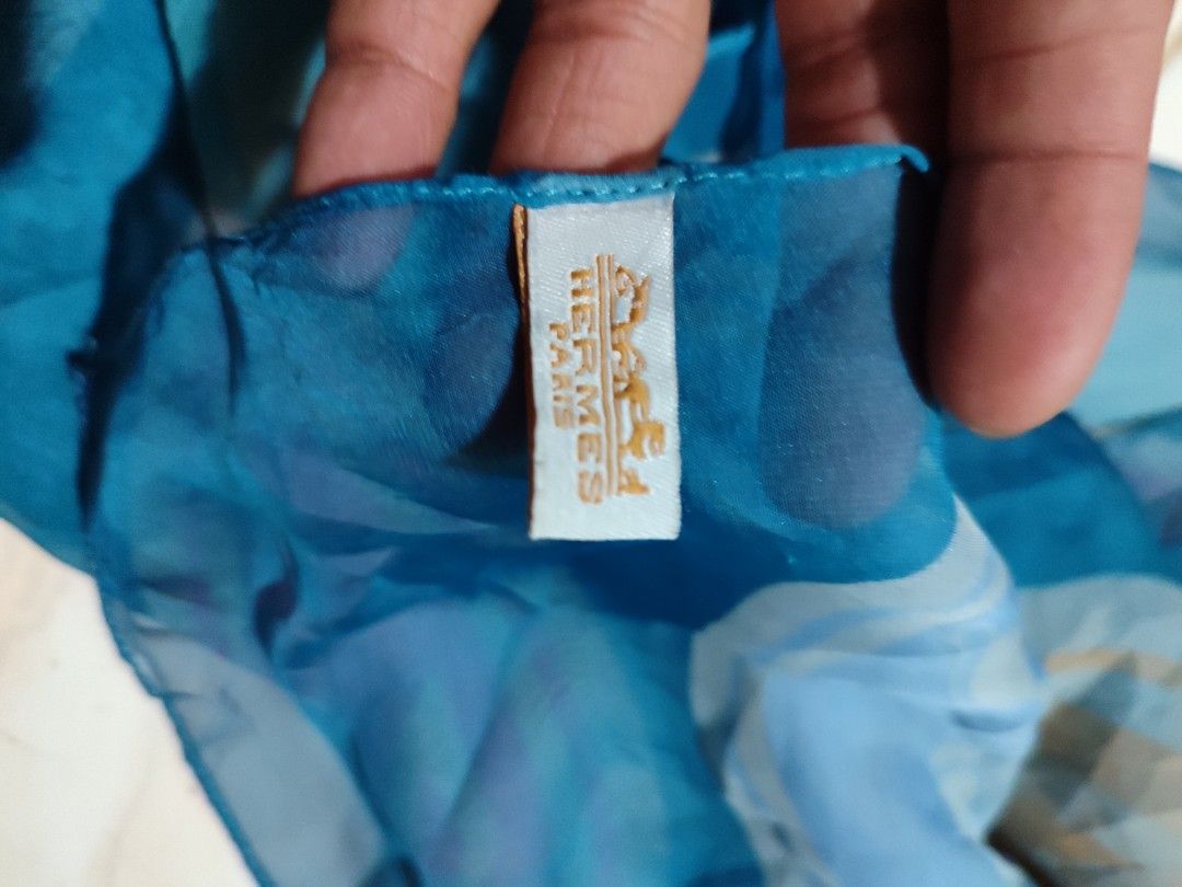 HERMES SILK SCARF (Category: Luxury Accessories) located in Pagadian. Submitted by hidden_gems. (Listing ID 1463443342, Image 2). Description: NO ISSUE SUPER SMOOTH SILK.
