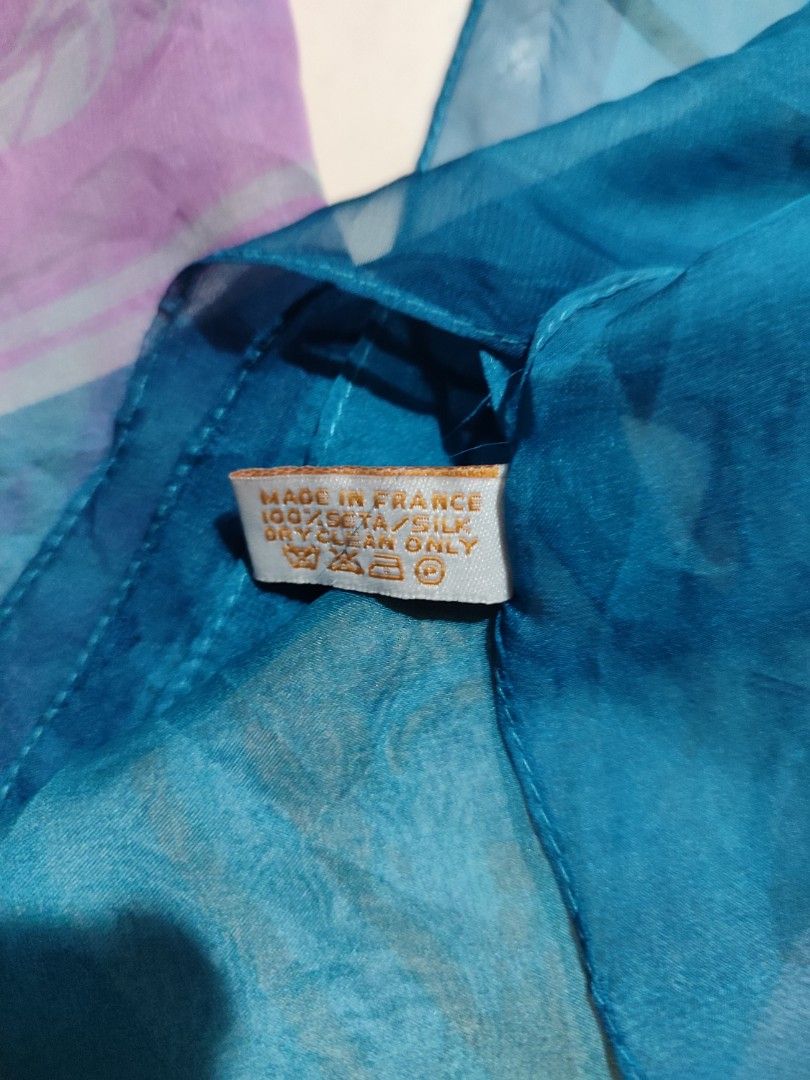 HERMES SILK SCARF (Category: Luxury Accessories) located in Pagadian. Submitted by hidden_gems. (Listing ID 1463443342, Image 3). Description: NO ISSUE SUPER SMOOTH SILK.