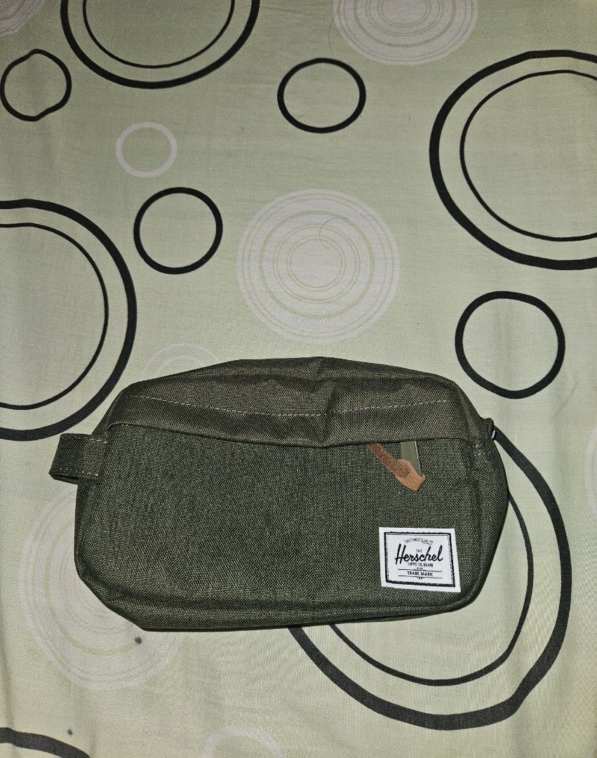 Herschel Chapter Travel Kit - 5L (Category: Purses & Pouches) located in Quezon City. Submitted by kimkimt (Listing ID 1463374259, Image 1). Description: Rfs: decluttering, only used once for travel Pickup Location: Tomas Morato, QC.