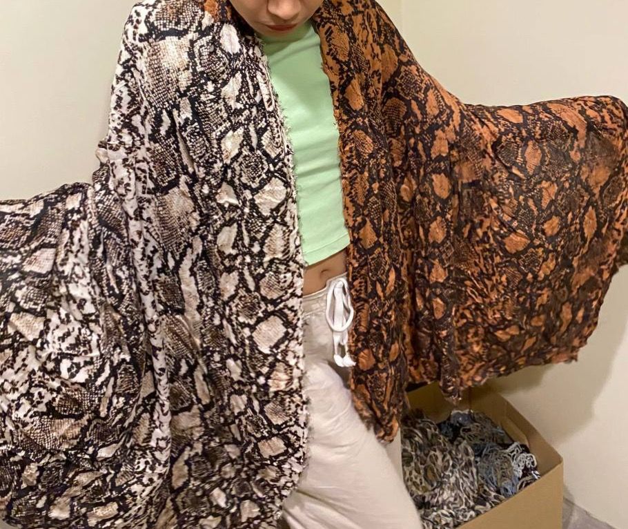 H&M Animal Print Scarf (Category: Scarves) located in Quezon City. Submitted by eatupcommunity (Listing ID 1463498231, Image 1). Description: [FOR FUNDRAISING: EATUP FOOD SCHOLARSHIP PROGRAM] PHP 250 H&M scarf Unique animal print (snake & leopard) Lightweight fabric .