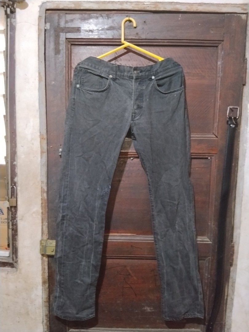 H&M Black Denim Jeans 32x34 (Category: Jeans) located in Makati City. Submitted by acunamagbenta (Listing ID 1463555500, Image 2). Description: - Black denim jeans - Size: 32x34 - Made in Mexico - Ideal for casual wear - Feel free to ask questions!.
