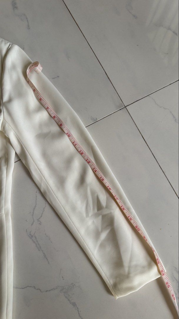 H&M Cream Drape / Shawl Type Blazer (Category: Coats, Jackets and Outerwear) located in Manila. Submitted by patc20 (Listing ID 1463368021, Image 3). Description: - Cream-colored blazer from H&M - Features a stylish drape front - Two functional pockets - Perfect for dressing up or down - Approximate measurements: Length 25 inches, Sleeve length 23 inches.