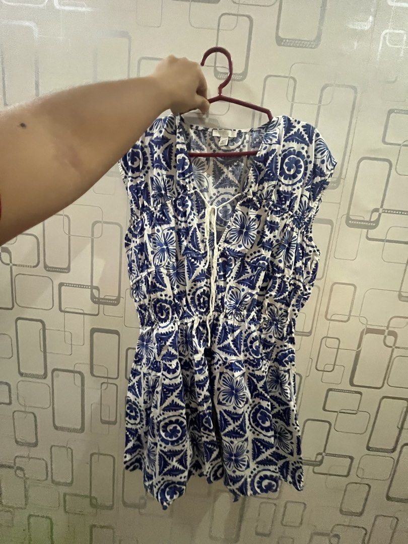 H&M dress (Category: Dresses) located in Manila. Submitted by rosemaryclothing (Listing ID 1463365680, Image 1). Description: .