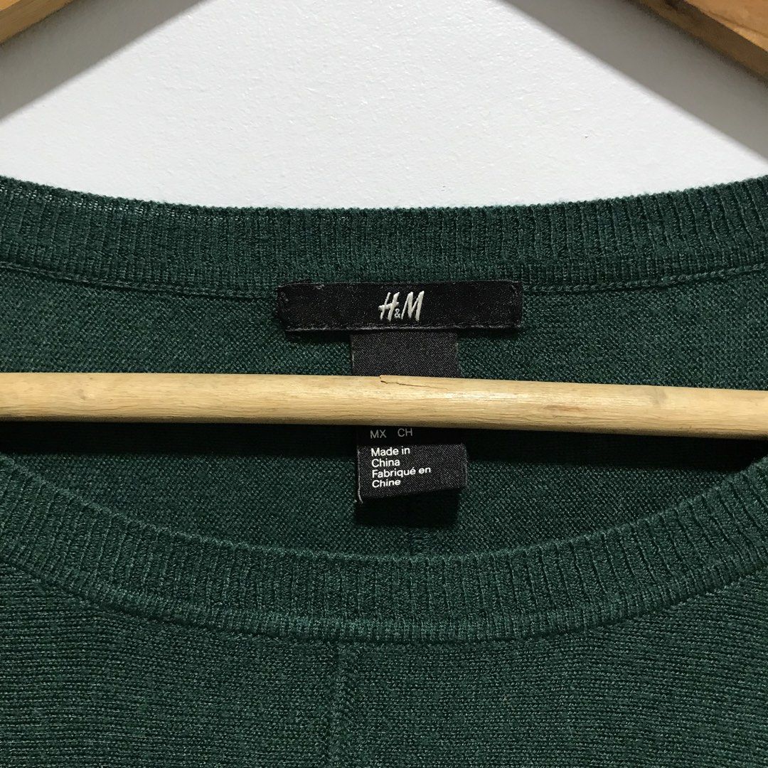 H&M Green Longsleeve (Category: Longsleeves) located in Cavite. Submitted by tanya.valentin (Listing ID 1463510133, Image 3). Description: -26x28.