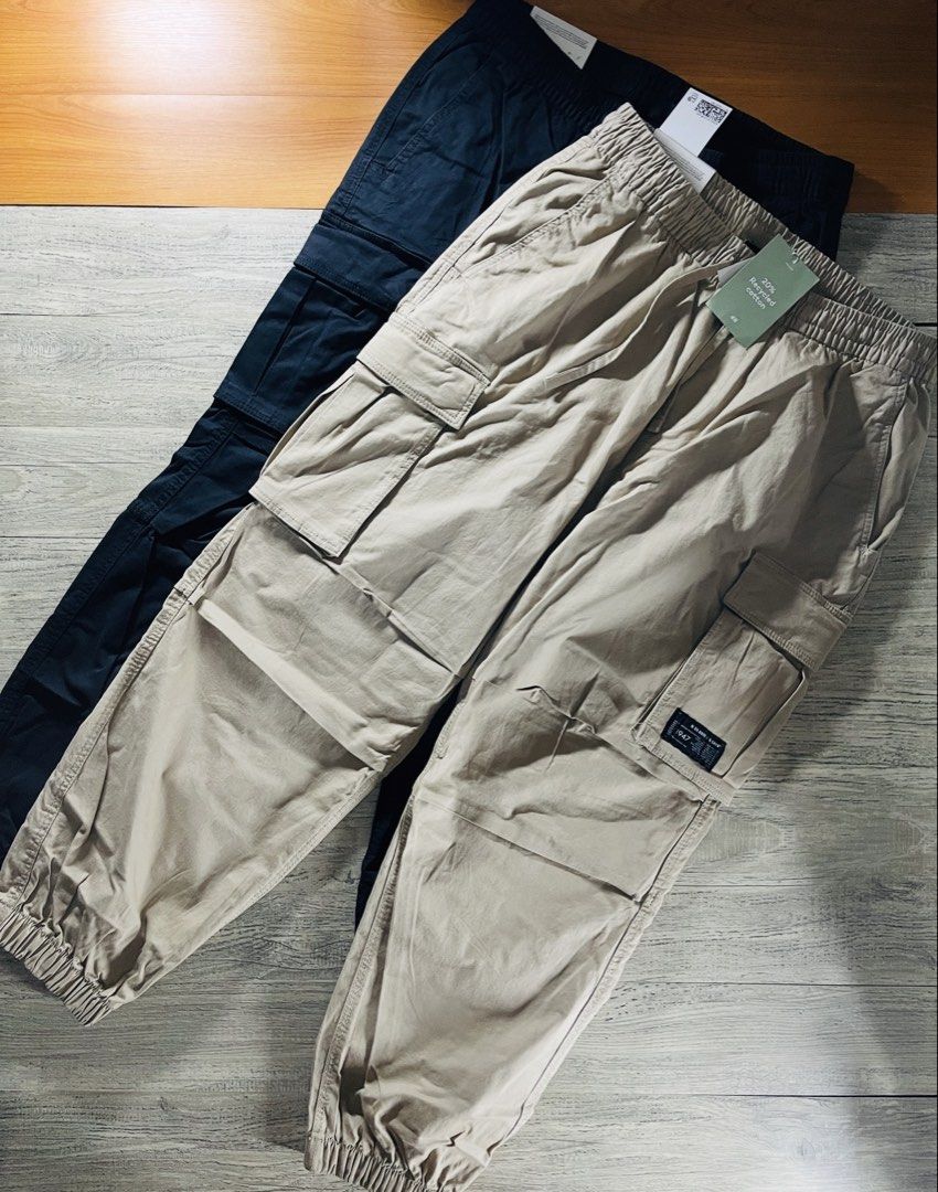 H&M mens Jogger pants (Category: Joggers) located in Quezon City. Submitted by akieo (Listing ID 1463534048, Image 1). Description: H&M mens jogger pants Brand new legit Price 1k each only** Qc Nationwide shipping.