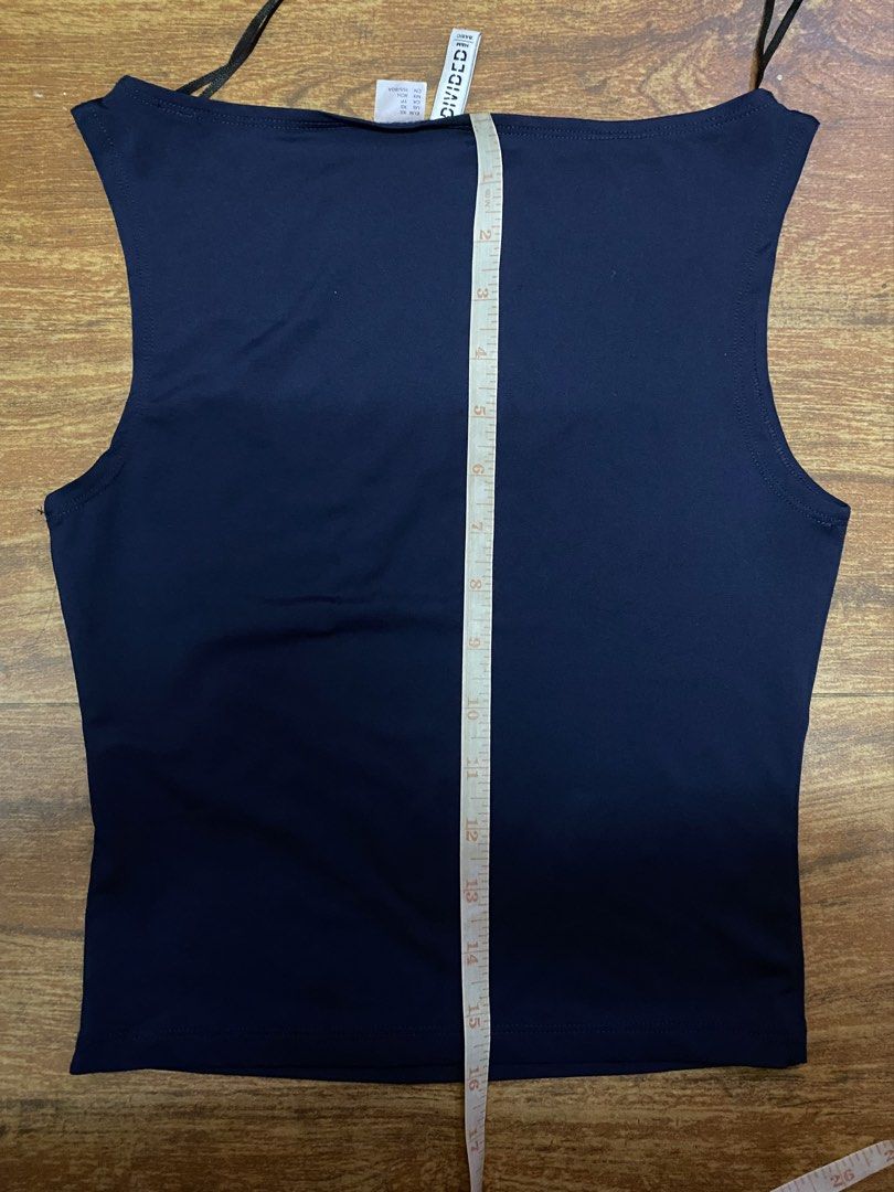 H&M Navy Blue Boat Neck Top (Category: Sleeveless) located in Cebu City. Submitted by icethebear (Listing ID 1460740788, Image 3). Description: 📍Cebu City.