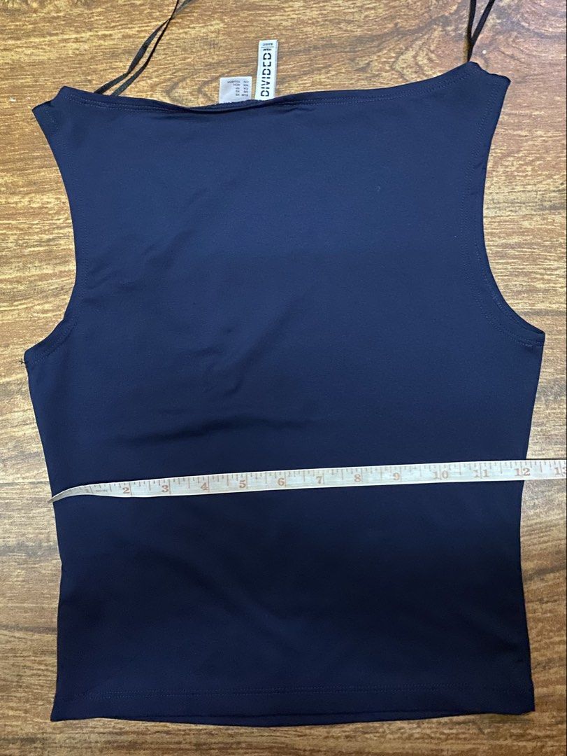 H&M Navy Blue Boat Neck Top (Category: Sleeveless) located in Cebu City. Submitted by icethebear (Listing ID 1460740788, Image 2). Description: 📍Cebu City.