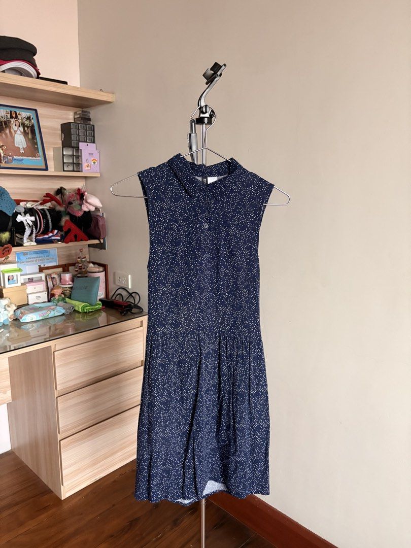 H&M patterned button up collar polo backless sleeveless polka dot dress (Category: Dresses) located in Cebu City. Submitted by prelovedpossessions.cebu (Listing ID 1463403568, Image 1). Description: fit sizes XS-S no flaws negotiable no ww rfs: not wearing loc: cebu.