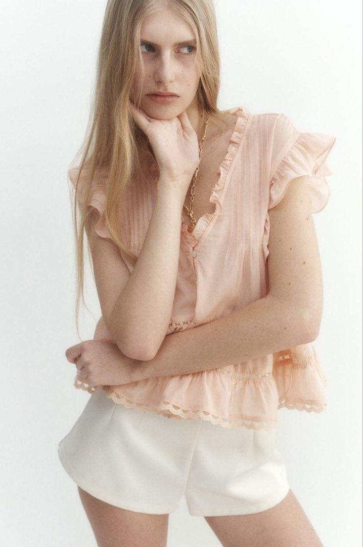 H&M PINTUCKED BLOUSE DUSTY PEACH (Category: Sleeveless) located in Angeles City. Submitted by chic.haven (Listing ID 1463330451, Image 1). Description: .