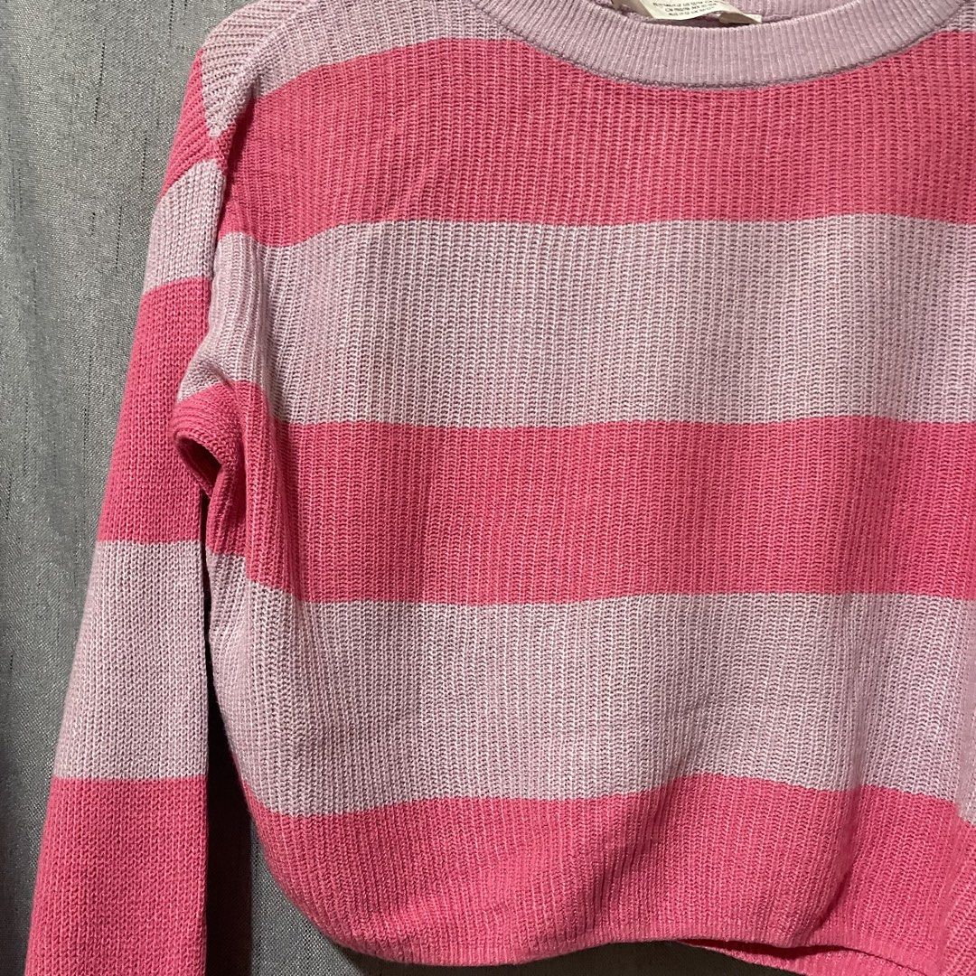 H&M Sweater Pink (Category: Others Tops) located in Davao. Submitted by threadellebyhazel_davao (Listing ID 1463361567, Image 2). Description: Used twice Details: 🌸 No when worn 🌸 Davao City 🌸 Shipping only - buyer will cater the shipping fee 🌸 Gcash-Maya-Bank transfer only.