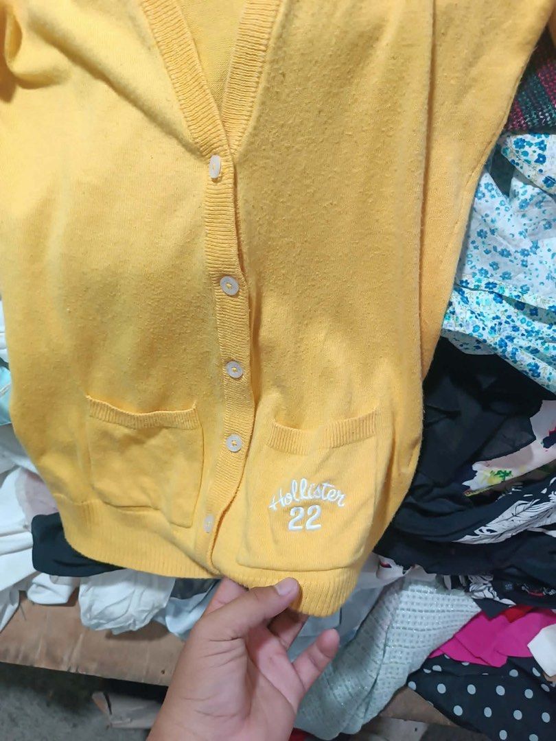 Holister (Category: Longsleeves) located in Tabogon. Submitted by offtherack.1 (Listing ID 1463415101, Image 2). Description: size S on tag.