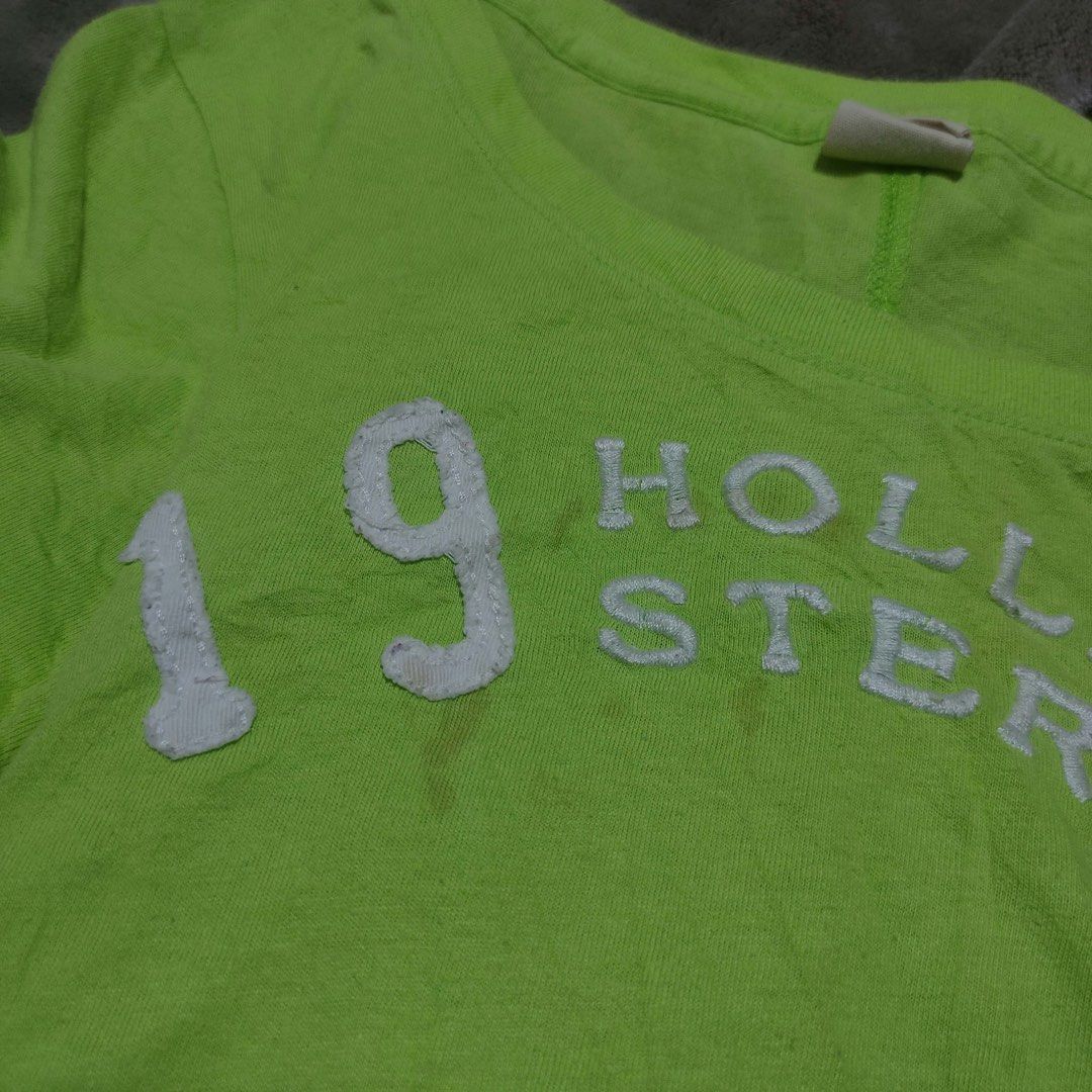 Hollister Green Top (Category: Blouses) located in Manila. Submitted by theactualized (Listing ID 1463372652, Image 2). Description: .