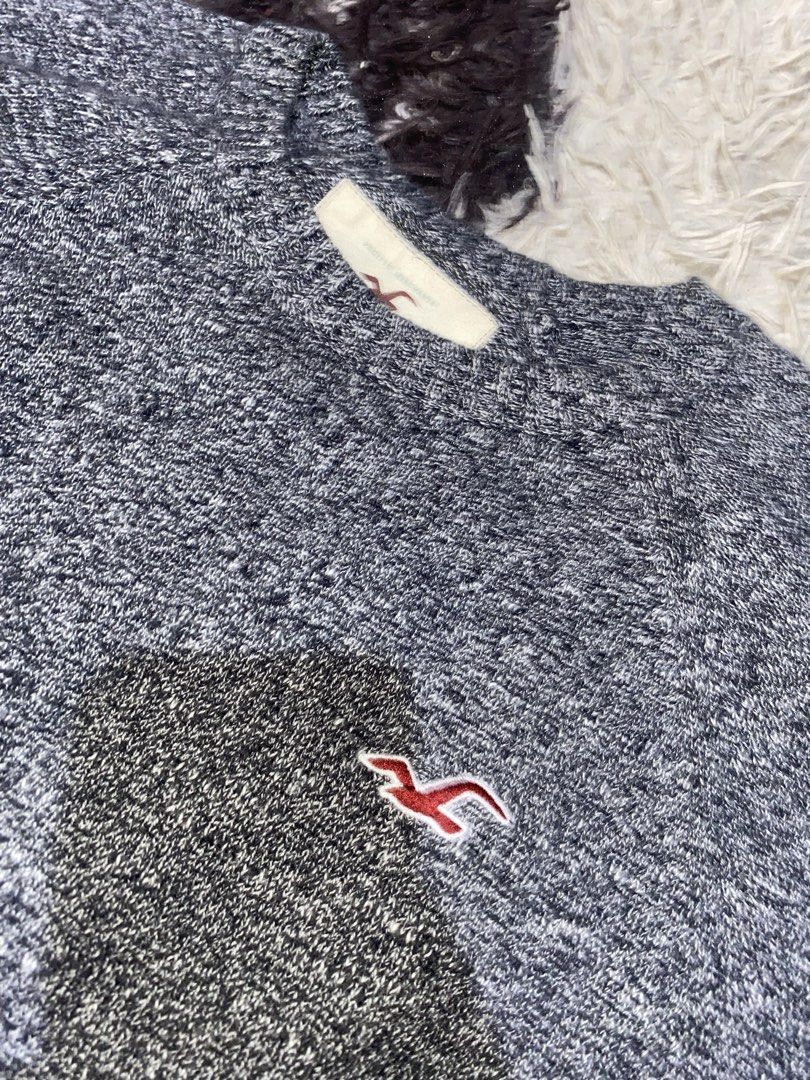 hollister knitted sweater (Category: Activewear) located in Manila. Submitted by coollion.19b40f (Listing ID 1463342976, Image 2). Description: .