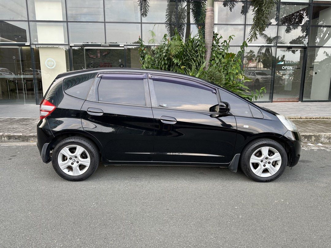 Honda Jazz 1.3 Hatchback (A) (Category: Used Cars) located in Manila. Submitted by patsanityyy (Listing ID 1463444185, Image 3). Description: Honda Jazz Year: 2010 Transmission: Automatic Engine: 1.3 iVTEC Registered: Yes until 2027 / registered under my name Mileage: around 72k ISSUE: None New flushing coolant New drain and replaced Honda AT Fluid New change oil (Ravenol) New replaced valve cover gasket New brake cleaning front/rear New replaced