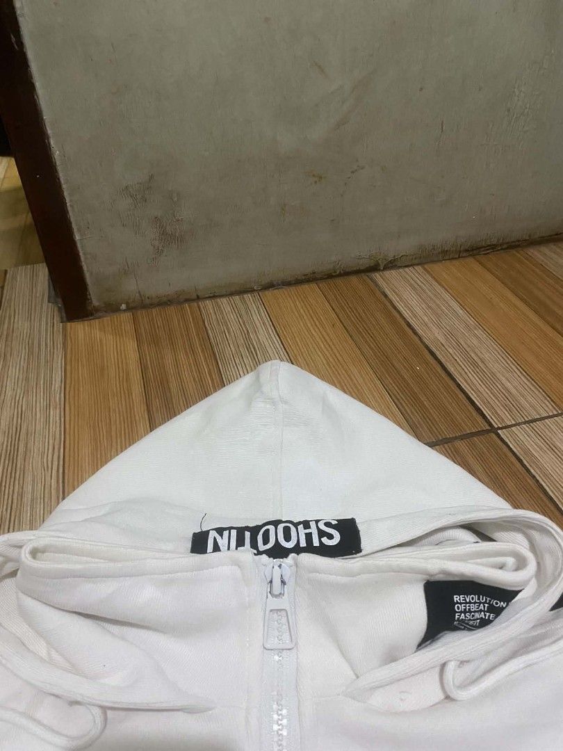 Hoodie crop jacket (Category: Coats, Jackets and Outerwear) located in Tayug. Submitted by jiankeiserpenuliar05 (Listing ID 1463448811, Image 1). Description: .