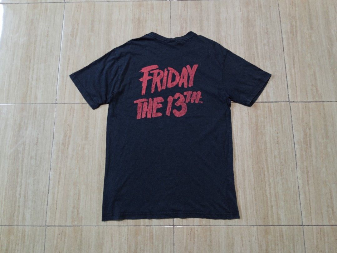 Horror tee (Category: Activewear) located in Glan. Submitted by cpaharodde48008 (Listing ID 1463335887, Image 2). Description: FRIDAY THE 13TH Horror teee Size Medium width - 21 x Length - 31.5.