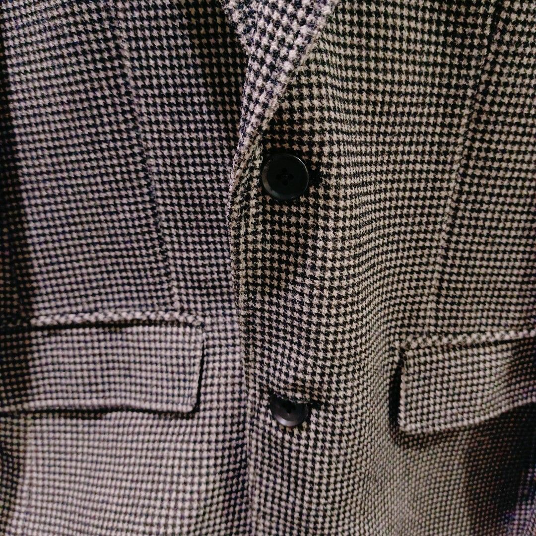 Houndstooth Pattern Blazer Jacket (Category: Coats, Jackets and Outerwear) located in Ipoh. Submitted by street_trash_store (Listing ID 1463498605, Image 3). Description: - Classic houndstooth pattern blazer - Two-button front closure - Two front flap pockets - Button details on cuffs - Fully lined interior - Ideal for smart casual and formal occasions - A versatile addition to any wardrobe.