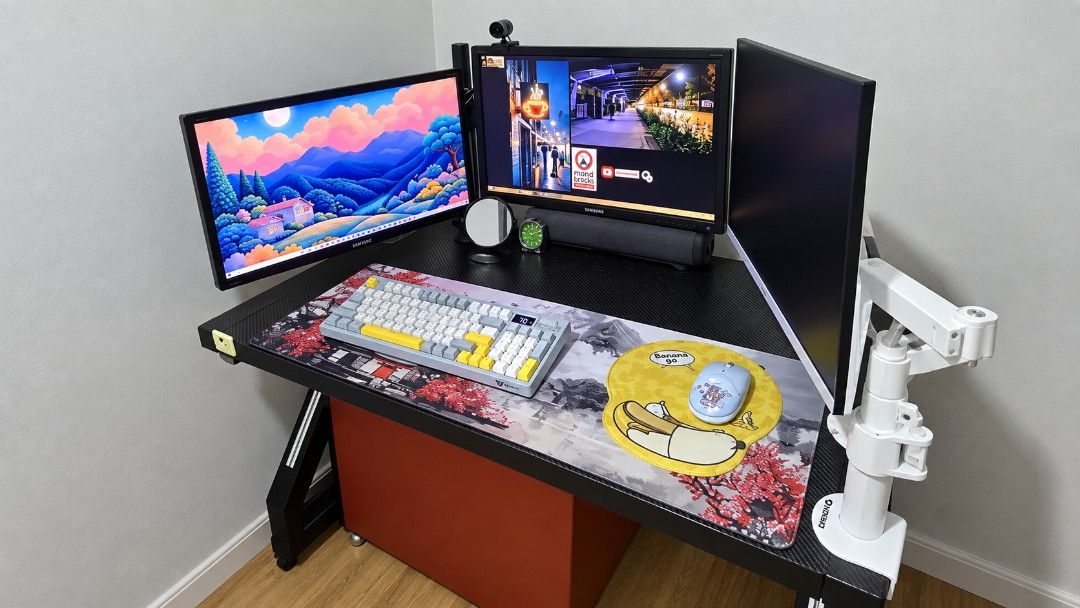HP ProDesk PC, 3 Monitors, Keyboard, Mouse, Desk (Category: Desktops) located in Antipolo. Submitted by etchveegee (Listing ID 1463512657, Image 1). Description: - Complete Desktop Setup - Perfect for Gaming or Work - HP ProDesk PC - Intel i7-6700K CPU - 16GB RAM - 224GB SSD - two Monitors Included - Mechanical Keyboard - Gaming Mouse - Large Desk Mat - Everything you need to get started! white monitor and mesh not included.