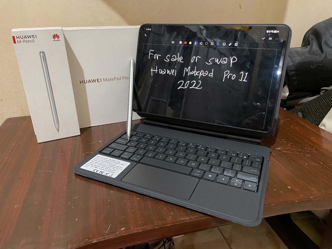 Huawei MediaPad Pro 11' (Category: Android) located in Guiguinto. Submitted by joemzzz180 (Listing ID 1463551384, Image 2). Description: Huawei MediaPad Pro 11 (2022) Oled Display 8gb/256gb 16mp/13mp 8300mah with magnetic keyboard almost brand new M-Pencil with box Unit box ISSUE SOME COSMETIC Paint chip but still presentable .