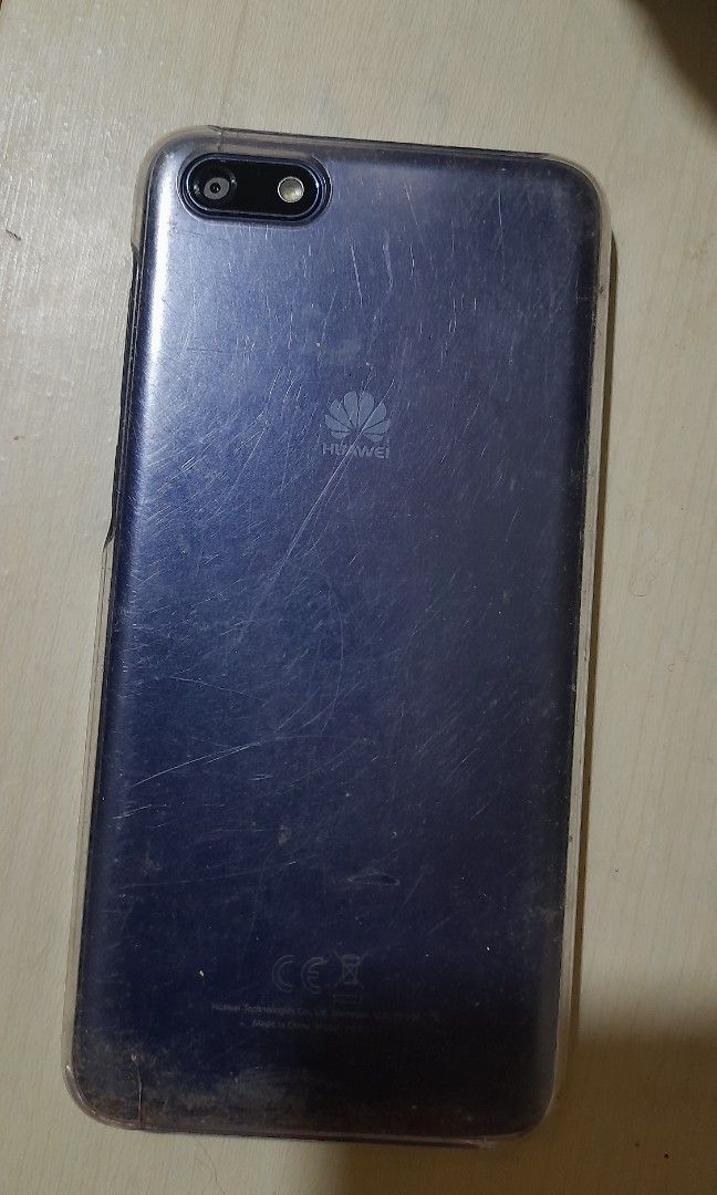 Huawei Y5 lite (Category: Huawei) located in Manila. Submitted by tatiyana_17 (Listing ID 1463504994, Image 2). Description: Huawei y5 lite no orig box but ill provide the cracks are screen protector but overall its good quality open for negotiation.