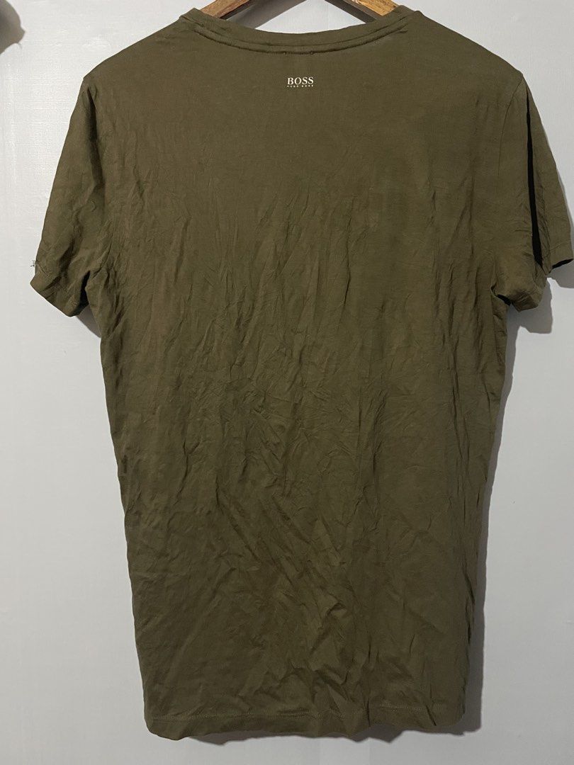 Hugo boss Tshirt (Category: Tshirts & Polo Shirts ) located in Molave. Submitted by sixthrift (Listing ID 1463495982, Image 2). Description: Hugo boss As new Size small on tag Dimes 20/28 No issue .