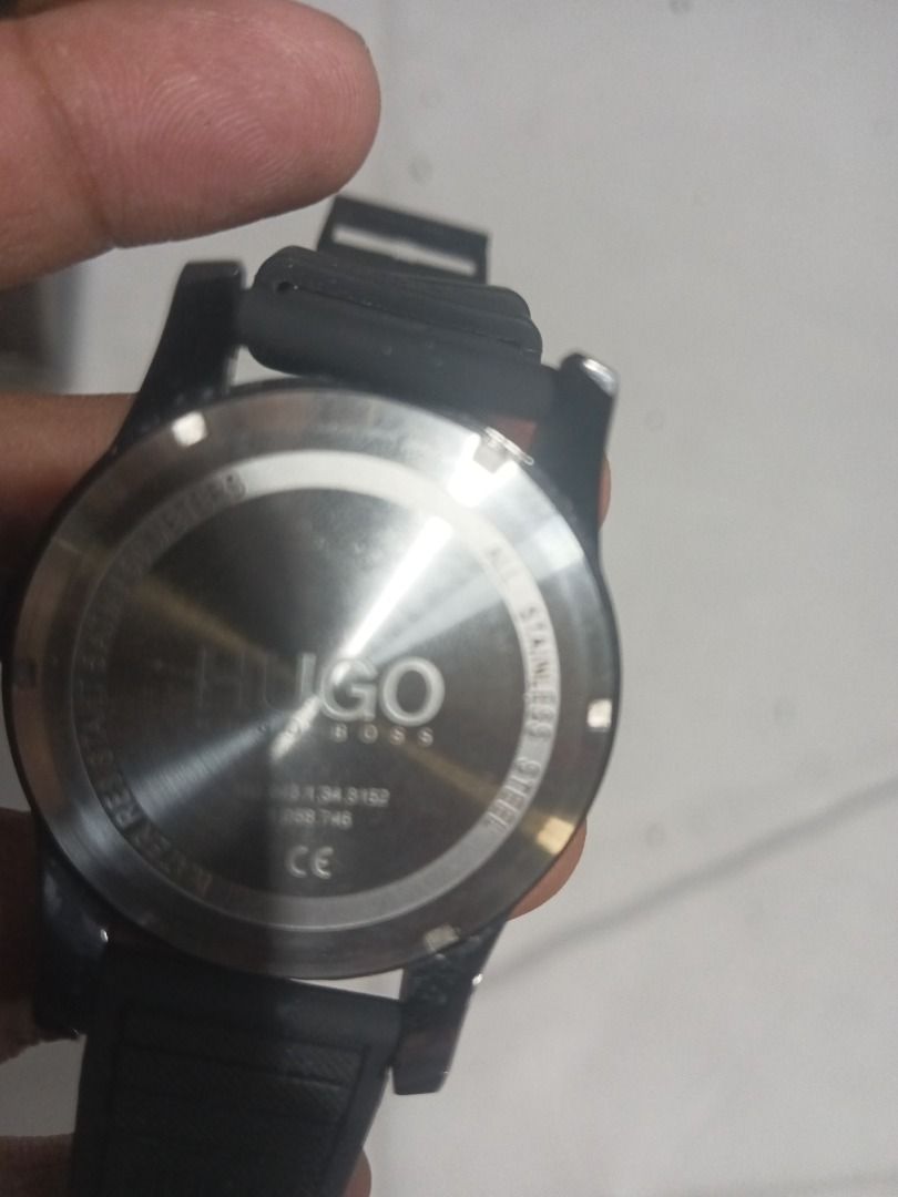 hugo boss watch (Category: Men's Watches) located in Caloocan City. Submitted by laznupdel (Listing ID 1463498437, Image 2). Description: hugo boss analog watch.