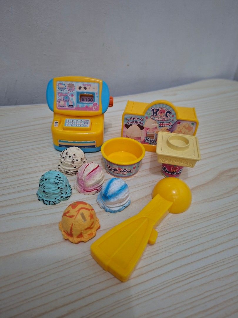 Ice cream toys (Category: Kids Toys) located in Quezon City. Submitted by miakayuki16 (Listing ID 1463402151, Image 1). Description: cutesy pwede to kay mell chan japan surplus toys.
