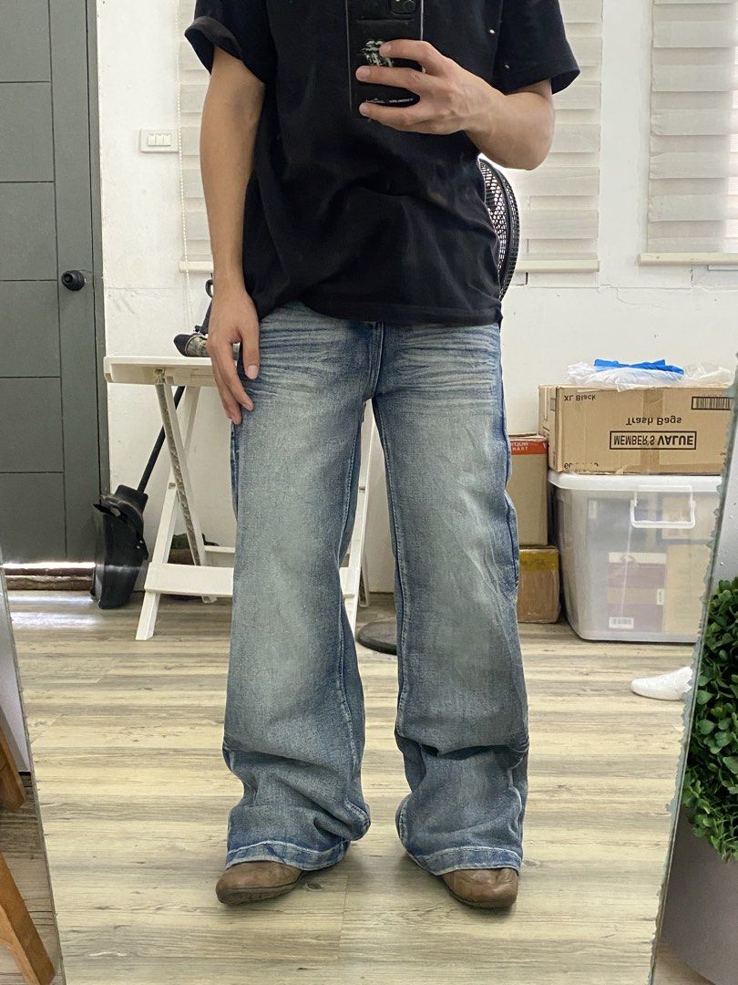 Indigo Blue Sick Washed Flares (Category: Jeans) located in Cagayan de Oro. Submitted by gotchu.fit (Listing ID 1463449503, Image 2). Description: Indigo Blue Washed Flares ▪️ Length 42 ▪️ Waistline 28 ▪️ Leg opening 11.5 ▪️ Thigh 11 Knee 9.5 •Unique Washed •Thick Fabric •Unisex ISSUE: Backpocket stain 🏷️Mine: ₱500 + sf MOP: GCASH MOD: J&T SHIPPING FEE 80-90₱ Disclaimer: We are not affiliated with any brands, all items are throughly curated and 