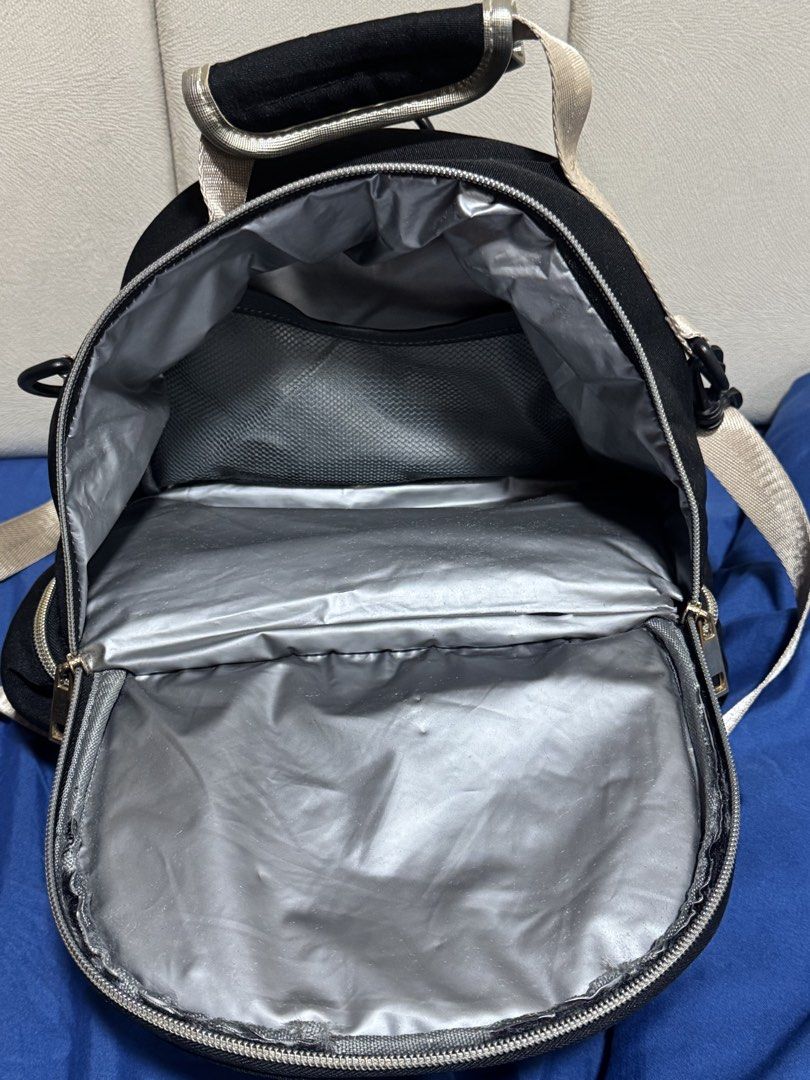 Insulated bagpack/sling (Category: Diaper Bags & Wetbags) located in Capas. Submitted by nopeasdf (Listing ID 1463428834, Image 2). Description: .