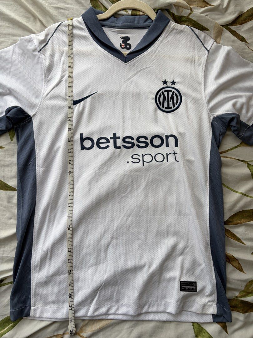 Inter Milan 24/25 Jersey (Category: Tshirts & Polo Shirts ) located in Manila. Submitted by 1vktry (Listing ID 1463359642, Image 2). Description: Length: 27 Width: 20 Bought in Italy.