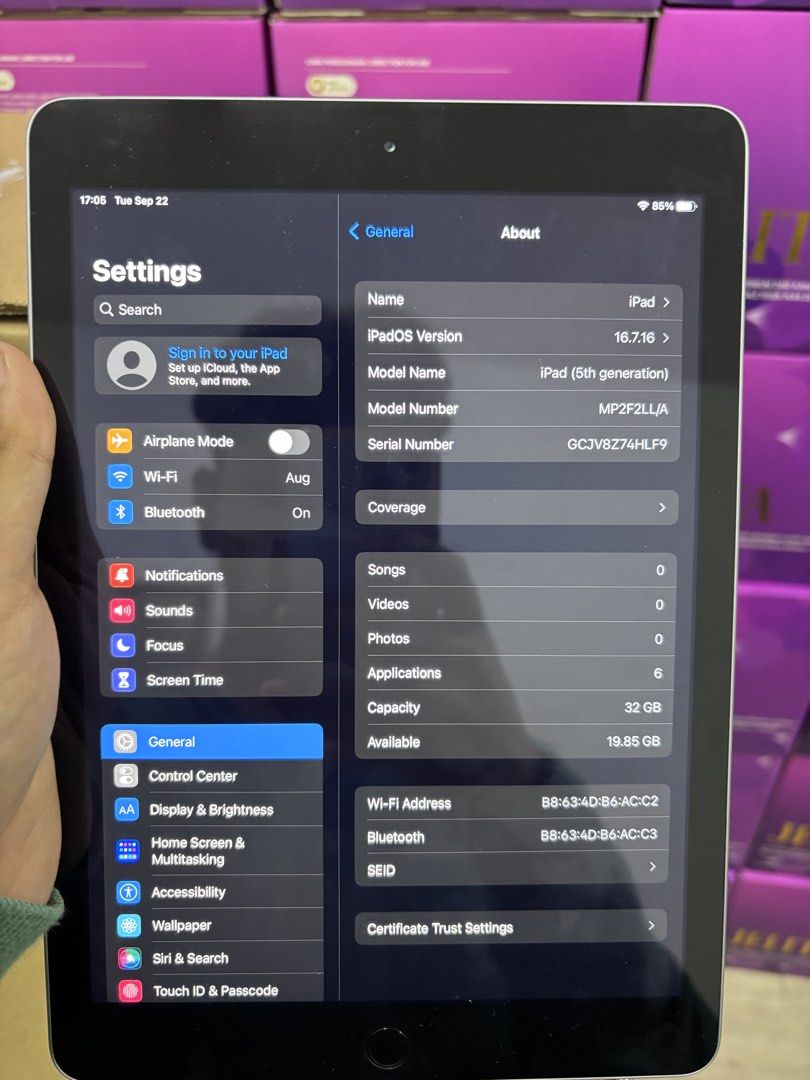 ipad (5th generation) (Category: iPad) located in Kuala Lumpur. Submitted by haikalshuk63549 (Listing ID 1463420140, Image 1). Description: Used iPad 5th Generation 32GB grey RM299 Model: iPad 5th Gen Storage: 32GB Colour: Grey iPadOS: 16.7.16 ✅ Well-maintained and fully functional ✅ Touchscreen, camera, speaker, Wi-Fi and battery are all working well ✅ Minor scratches from normal use ✅ Clean overall condition Perfect for: * Online classes and st