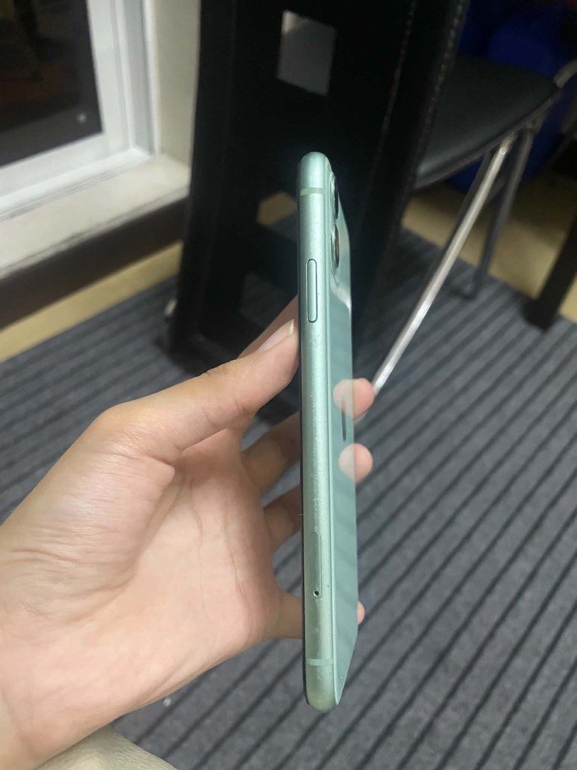 IPHONE 11 with CASE / NO ISSUE screen protector po yang scratch (Category: Cases & Sleeves) located in Manila. Submitted by ysabellade60459 (Listing ID 1463447942, Image 2). Description: .