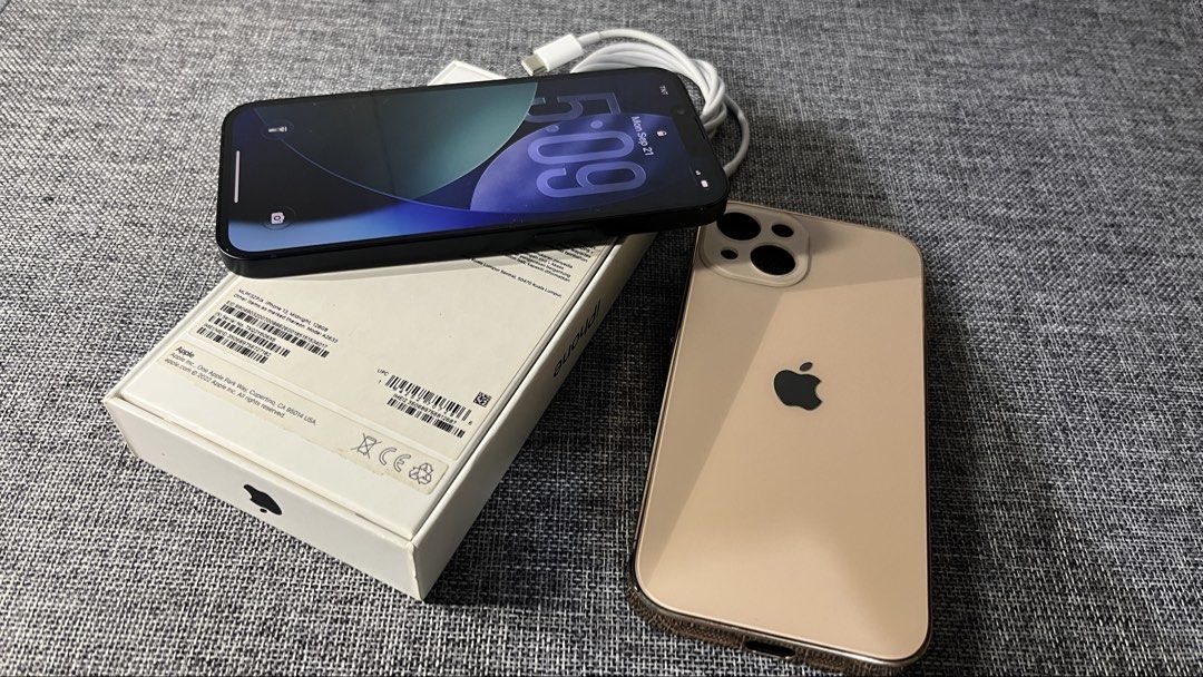 iPhone 13 128 (Category: iPhone 13 Series) located in Abucay. Submitted by grand_cris09 (Listing ID 1463337846, Image 3). Description: 17500 fix price mababa nayan iPhone 13 128 Complete Package No Dents and scratch 💯 98 bh/zp/a variant Complete/Anysim Meycauayan bulacan .