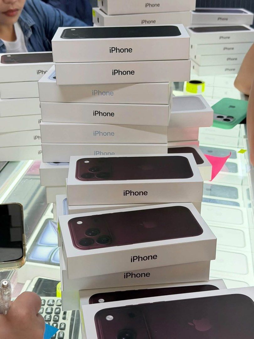 Iphone 18 Pro 256gb (Category: iPhone 18 Series) located in San Juan City. Submitted by amnycb (Listing ID 1463357200, Image 3). Description: Iphone 18 pro Brand new 256gb Single sim hongkong variant .