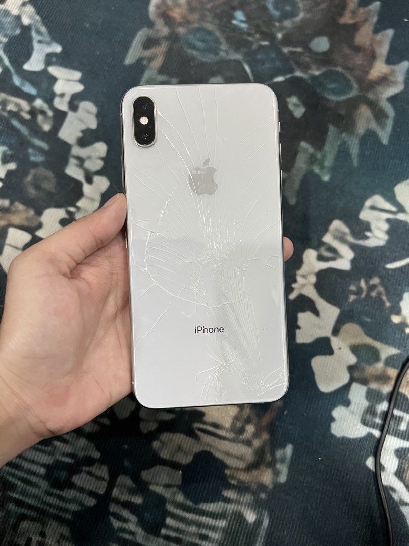 Iphone xs max 64gb (Category: iPhone X Series) located in Caloocan City. Submitted by barty_blur (Listing ID 1463550022, Image 2). Description: Xs max 64gb 5k fixed Anysim Unli reset Issue: Face id & Backglass Location south caloocan 4th ave.
