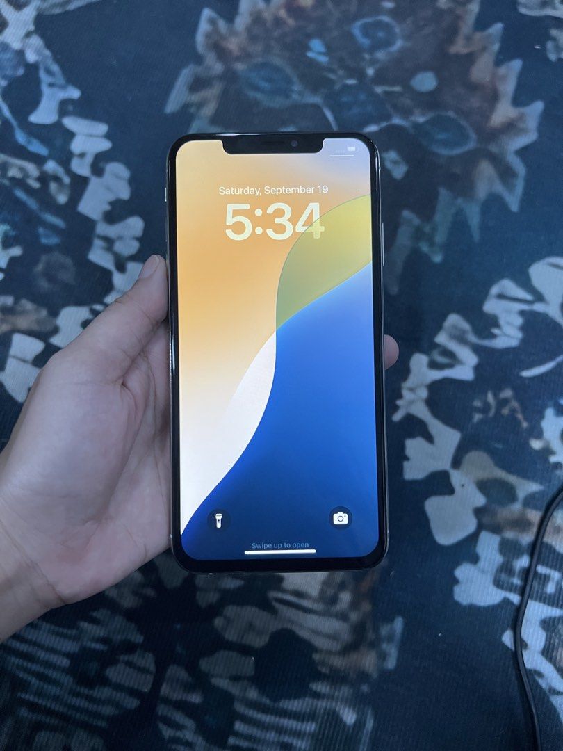 Iphone xs max 64gb (Category: iPhone X Series) located in Caloocan City. Submitted by barty_blur (Listing ID 1463550022, Image 1). Description: Xs max 64gb 5k fixed Anysim Unli reset Issue: Face id & Backglass Location south caloocan 4th ave.