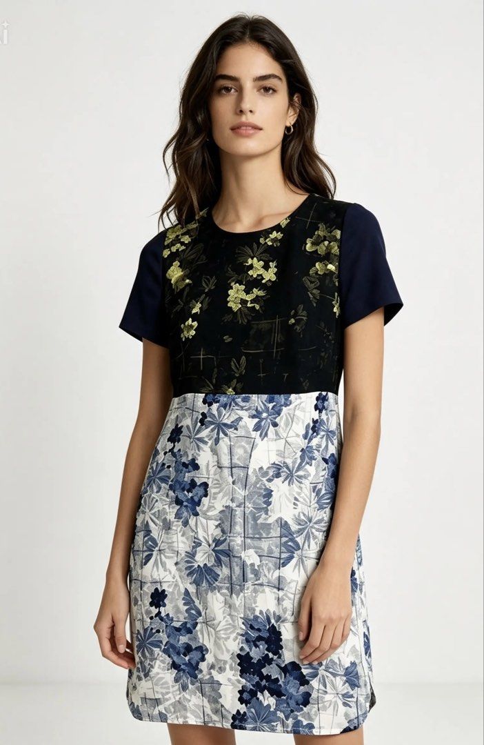 IVANKA TRUMP (Category: Dresses) located in Davao. Submitted by sart0ria85 (Listing ID 1463387181, Image 2). Description: Floral shoft dress of dark and clear blue prints. Label details are removed. SMALL. Size 4 EXCELLENT CONDITION (97/100).