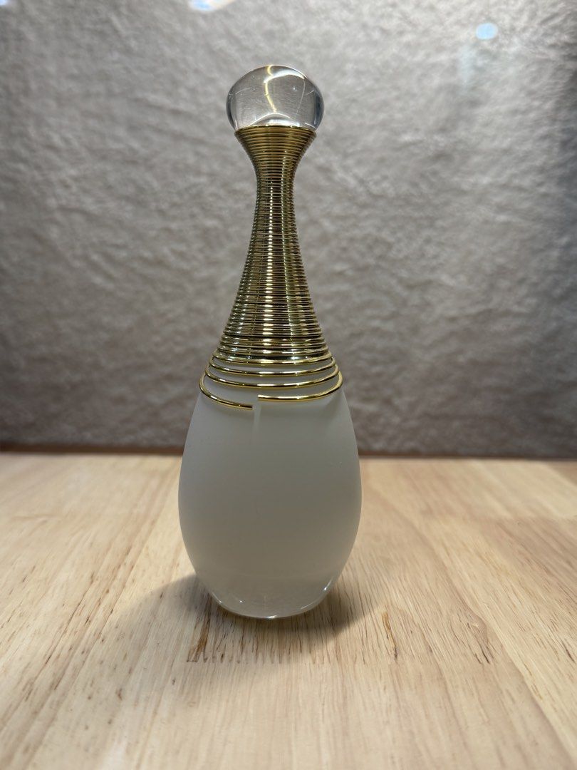 JADORE PARFUM D’EAU EDP (Category: Fragrance & Deodorants) located in Pagsanjan. Submitted by lavishbyji22912 (Listing ID 1463404051, Image 2). Description: Authentic 40/50 ml Jadore parfum d’eau No box 1 gold ring naputol as per photo Bottle is still nice like new no gas gas price negotiable .