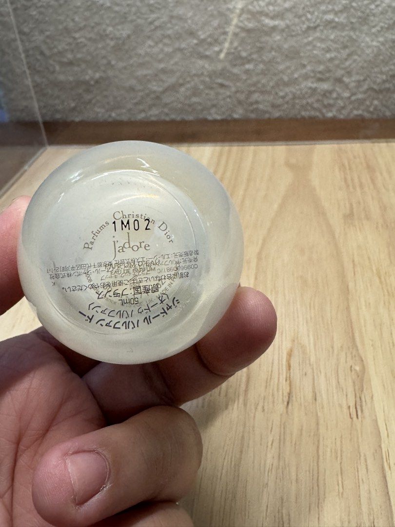JADORE PARFUM D’EAU EDP (Category: Fragrance & Deodorants) located in Pagsanjan. Submitted by lavishbyji22912 (Listing ID 1463404051, Image 3). Description: Authentic 40/50 ml Jadore parfum d’eau No box 1 gold ring naputol as per photo Bottle is still nice like new no gas gas price negotiable .