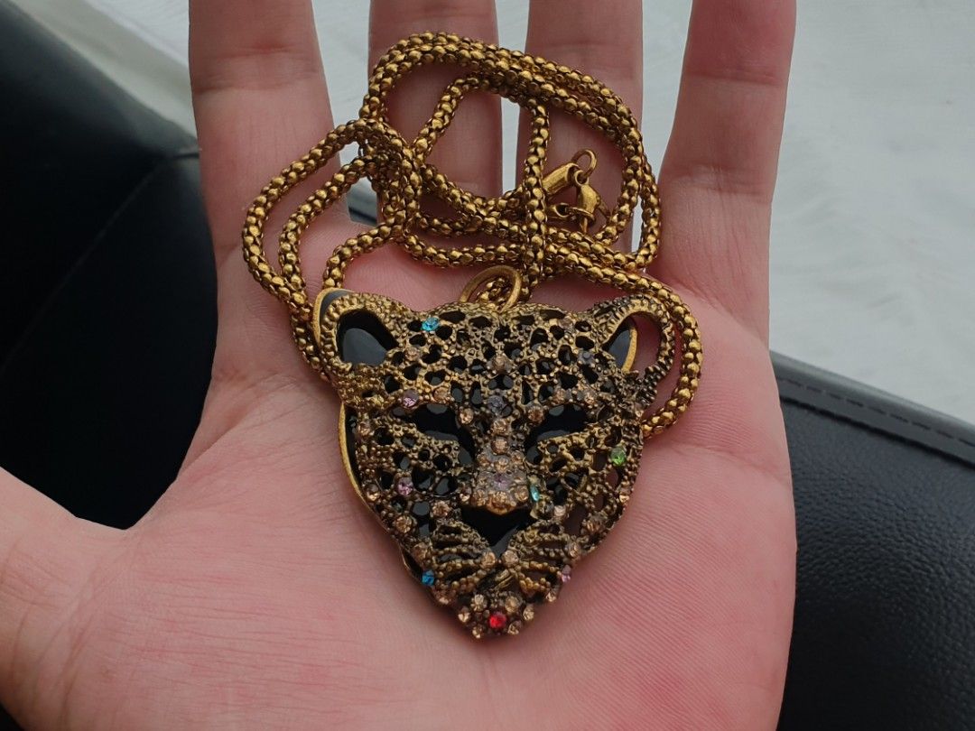 Japan Leopard Rhinestone Necklace (Category: Necklaces) located in Quezon City. Submitted by WasalakTwo (Listing ID 1463443212, Image 3). Description: .