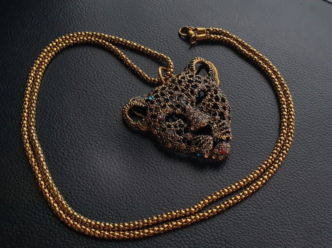 Japan Leopard Rhinestone Necklace (Category: Necklaces) located in Quezon City. Submitted by WasalakTwo (Listing ID 1463443212, Image 2). Description: .
