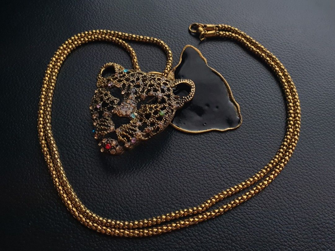 Japan Leopard Rhinestone Necklace (Category: Necklaces) located in Quezon City. Submitted by WasalakTwo (Listing ID 1463443212, Image 1). Description: .