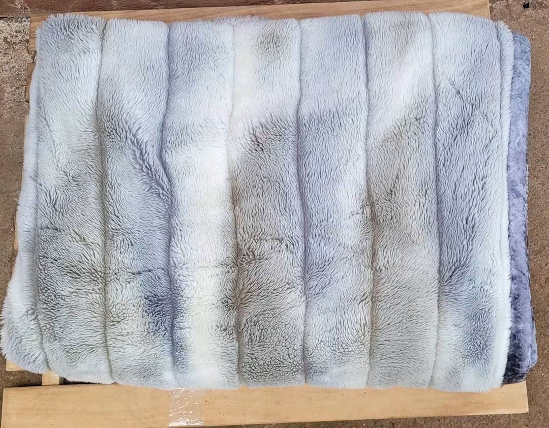 JAPAN MINK BLANKET (Category: Bedding & Towels) located in Sablan. Submitted by gongonshelley12 (Listing ID 1463505290, Image 3). Description: 1000 ONLY!!!. JAPAN PREMIUM THICK MINK BLANKET 140 X 200 CM SINGLE TO DOUBLE SIZE LIKE NEW CONDITION PWEDE DIN BED TOPPER ANG KAPAL SOBRANG GANDA PO NITO LALO SA ACTUAL ITO YUNG MINK NA MAGANDANG KLASE, YUNG SOBRANG LAMBOT PREMIUM QUALITY, PANG MAYAMAN.