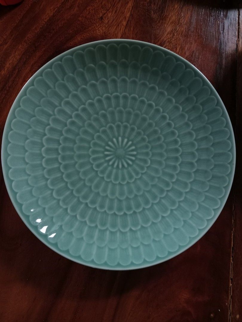 Japan Surplus Serving Plate (Category: Dinnerware & Cutlery) located in Polangui. Submitted by cornerbags_shoes (Listing ID 1463440528, Image 1). Description: from Japan surplus.