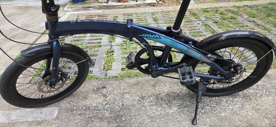 JAVA Folding Bicycle - Blue (Category: Bicycles) located in Singapore. Submitted by luckyfire.5c4312 (Listing ID 1463478037, Image 3). Description: - Blue JAVA folding bike - Front and rear disc brakes - Fenders included - Ideal for city commutes and leisure rides - Easy to fold and store.