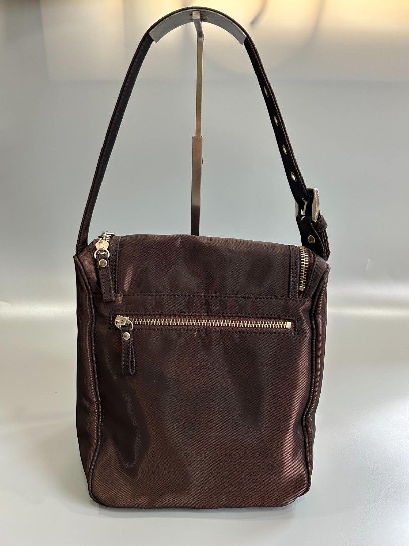 Jean paul gaultier reflective hand bag (Category: Shoulder Bags) located in Santa Rosa. Submitted by _ba_mo_si_ (Listing ID 1463358078, Image 3). Description: Bag only Plus sf Dm.